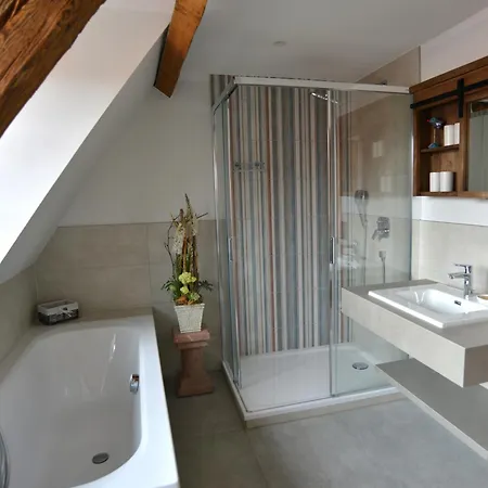 Mit 2 Schlafzimmern In Nahe Mulderadweg * Grimma